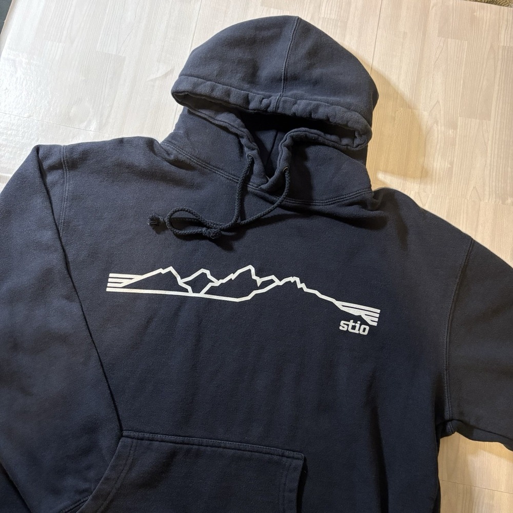 Stio Hoodie Pullover Mountain Graphic Mens L Navy Blue Cotton Blend Fleece Sweat
